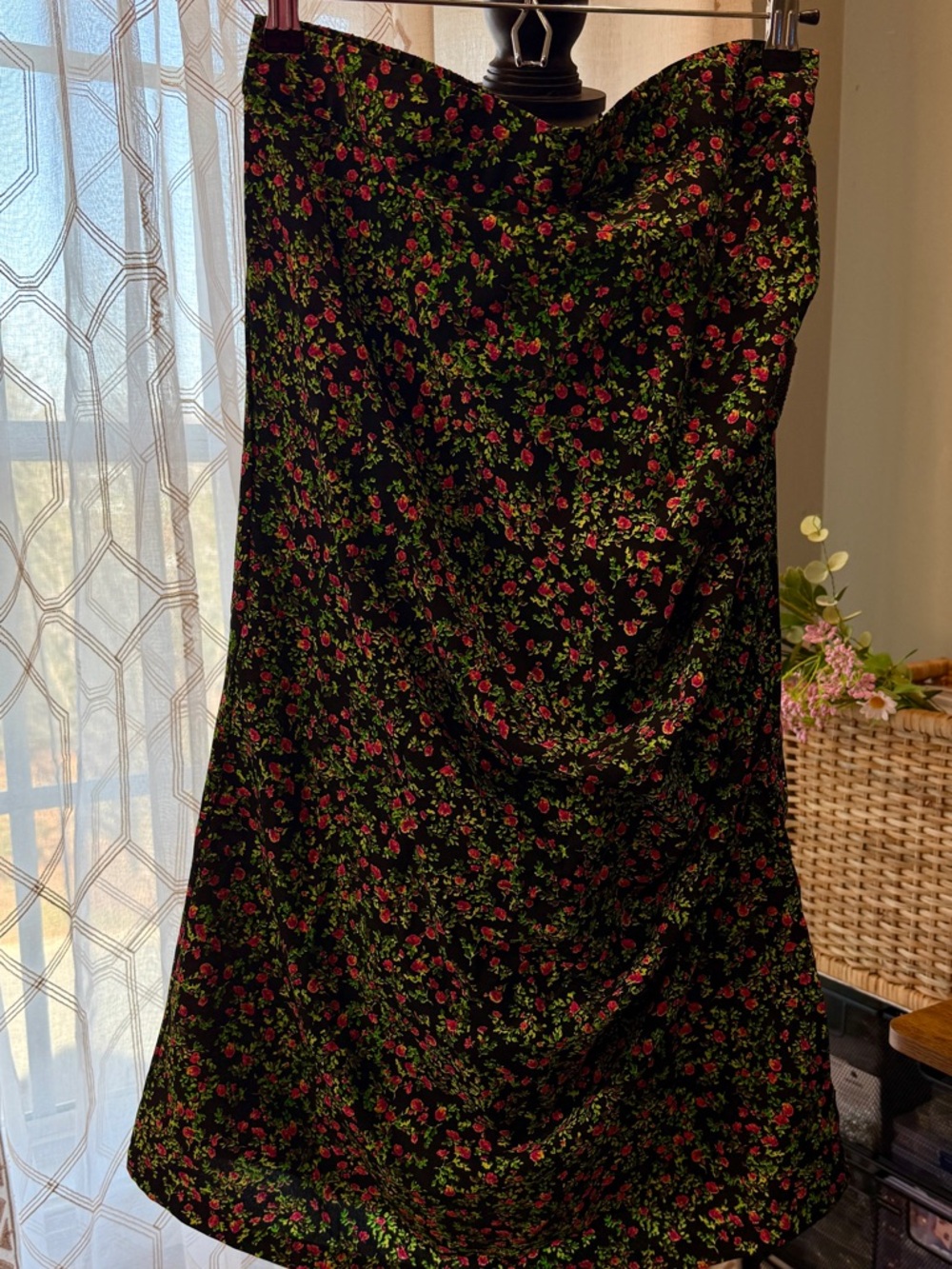 EUC Floral Ruched Skirt in Black with Pink Roses